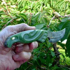 A hand carved large New Zealand Jade Haast Eagle knife display art. A large sized hand made Jade Haast eagle knife by New Zealand artist Kerry Thompson. One off work of art to display.