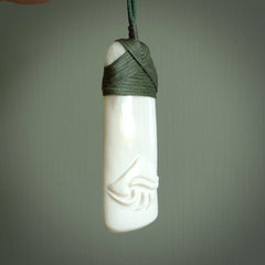 HAND CARVED BONE NZ PACIFIC DESIGN TOKI PENDANT