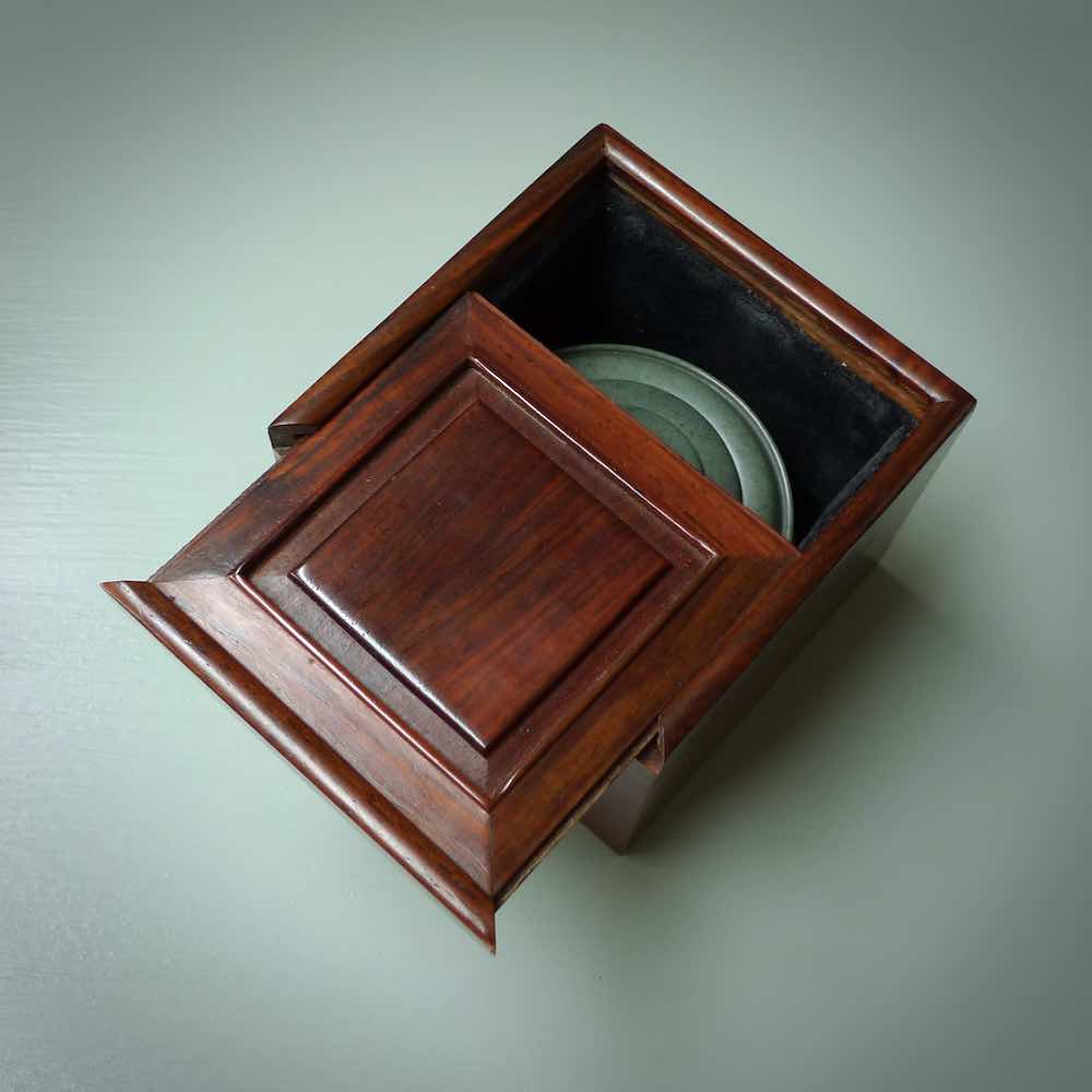 This shows the Rosewood Box that the jade bowl will be delivered in.